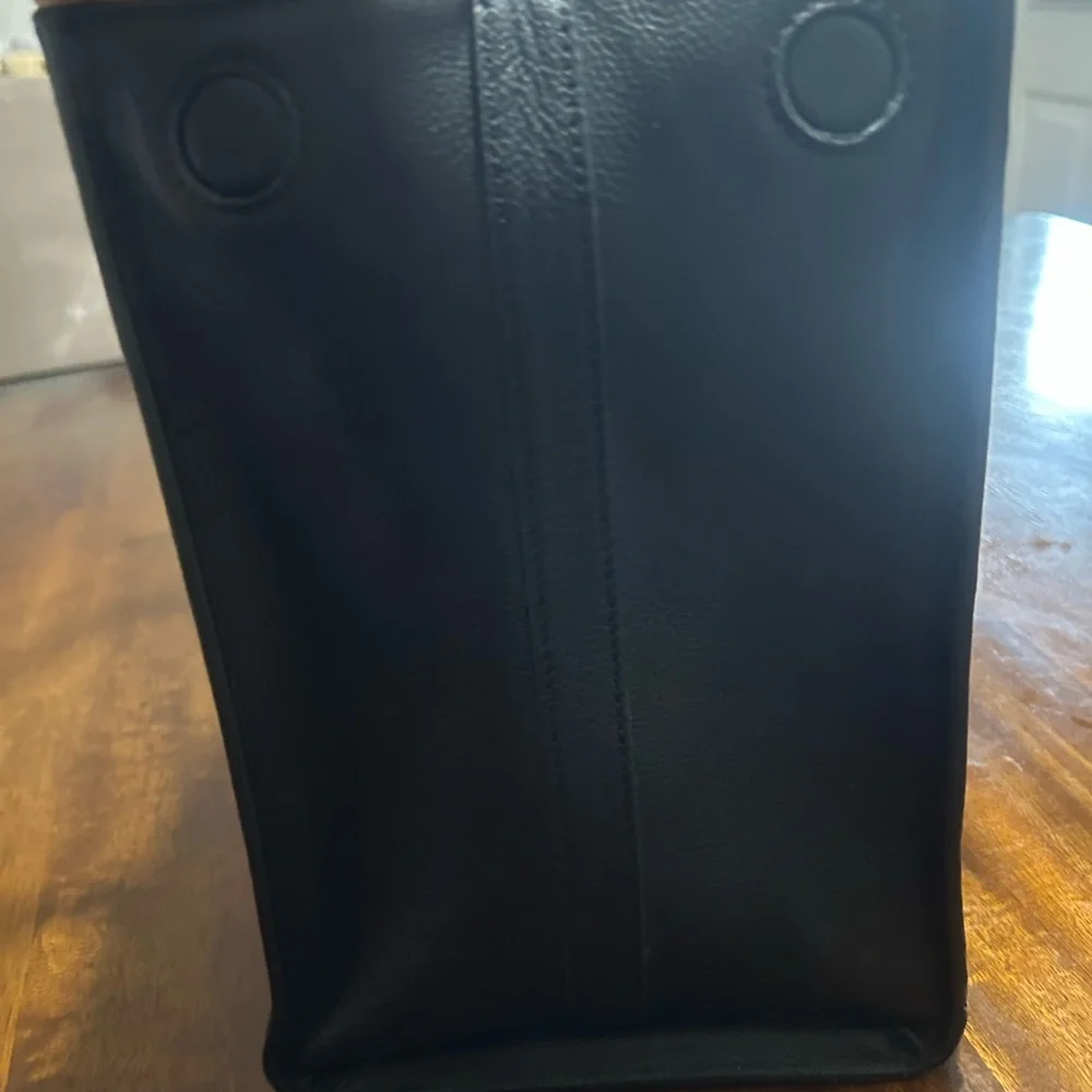 Moncrief London Black Tote Bag - Picture 6 of 11